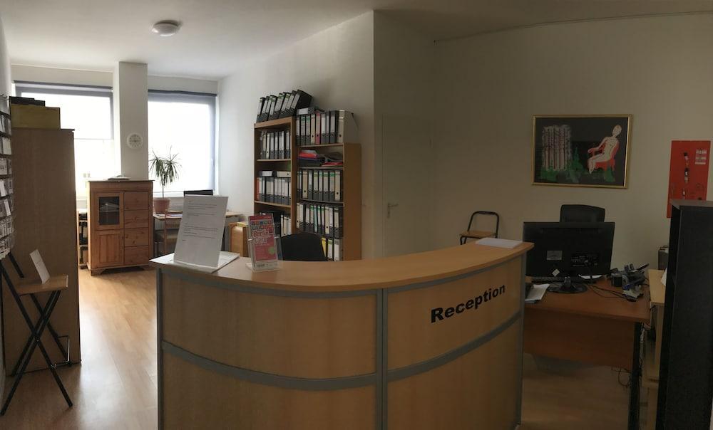 Pensión City Inn 2*